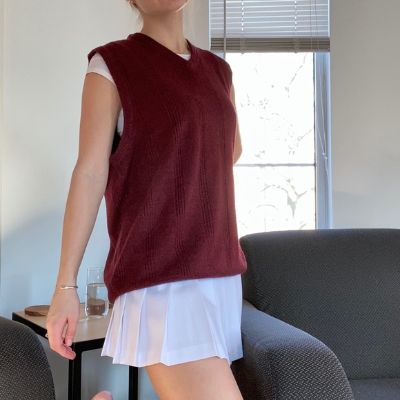 Dockers Oversized Sweater Vest - Picture 2 of 3